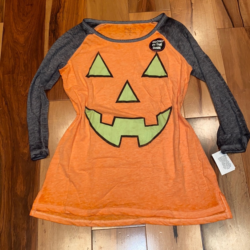 NWT- ZOE + LIV GLOW IN THE DARK PUMPKIN HALLOWEEN 3/4 SLEEVE SHIRT ~ SMALL